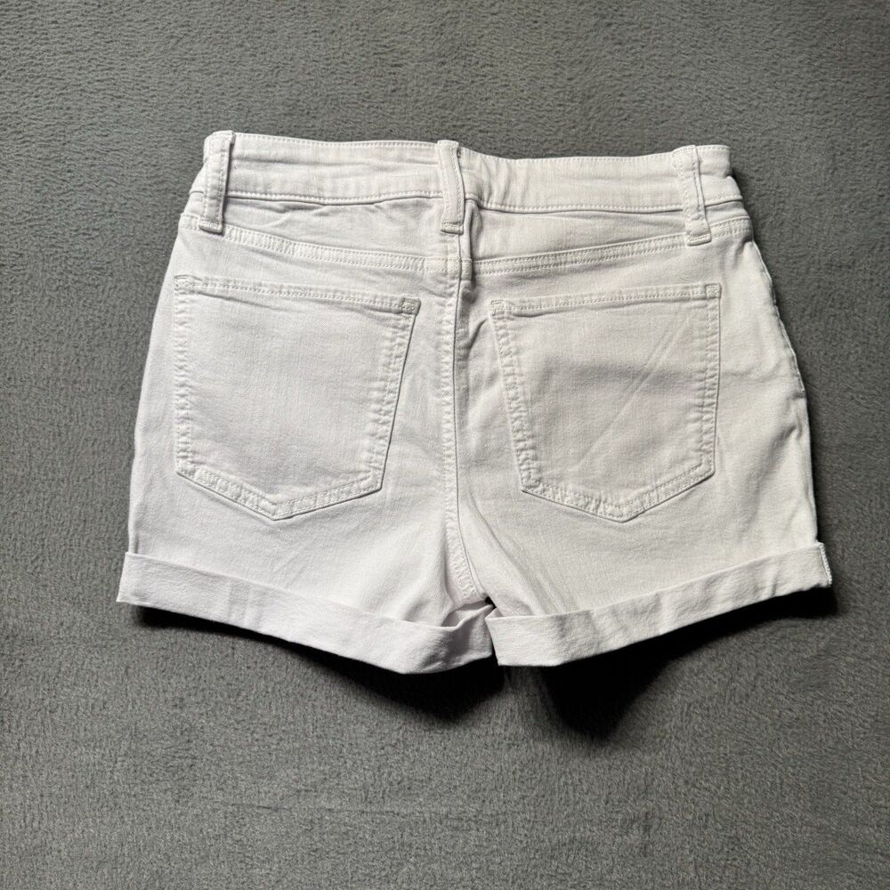 SO Womens 5 Low Rise Midi Shorts White Cuffed Stretch Denim Casual Summer NWT - Picture 2 of 11